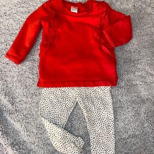 SOLD 🎉 Carter’s 2-pc ruffled top and leggins